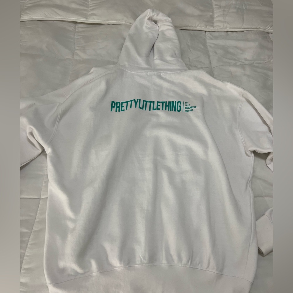 PrettyLittleThing sweatshirt
